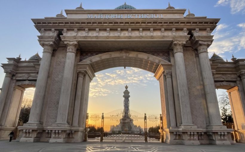 タジキスタン　旅行